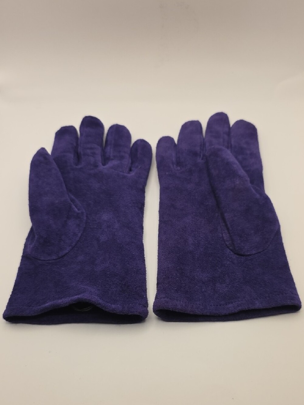 Isotoner Women's Size Medium Suede Leather Gloves Soft Lined
